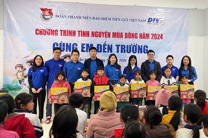 Đoàn Thanh niên BHTGVN: Chương trình tình nguyện mùa đông “Cùng em đến trường” tại Trường tiểu học – Trung học cơ sở Cần Nông, huyện Hà Quảng, tỉnh Cao Bằng 