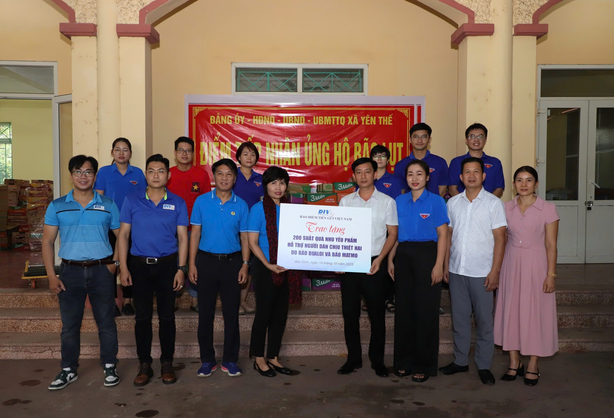 Bảo hiểm tiền gửi Việt Nam ủng hộ người dân khắc phục hậu quả mưa lũ