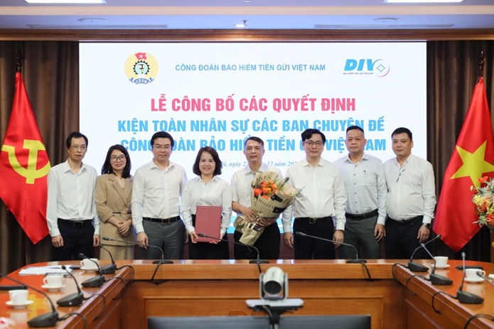Công bố Quyết định kiện toàn nhân sự các Ban chuyên đề Công đoàn Bảo hiểm tiền gửi Việt Nam 