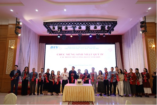 Chi nhánh BHTGVN khu vực Bắc Trung bộ tổ chức “Bữa cơm tất niên Công đoàn” Tết 2026