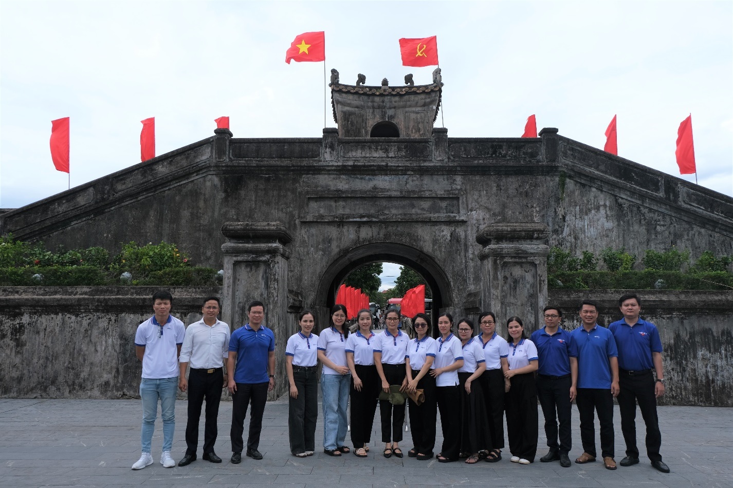 Chi bộ Chi nhánh BHTGVN tại TP. Đà Nẵng tổ chức hành trình về nguồn tại Quảng Trị