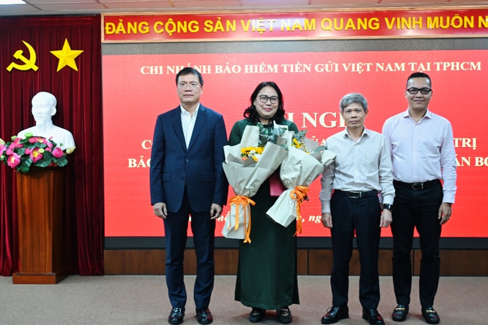 Công bố Quyết định bổ nhiệm Giám đốc Chi nhánh Bảo hiểm tiền gửi Việt Nam tại TP. Hồ Chí Minh