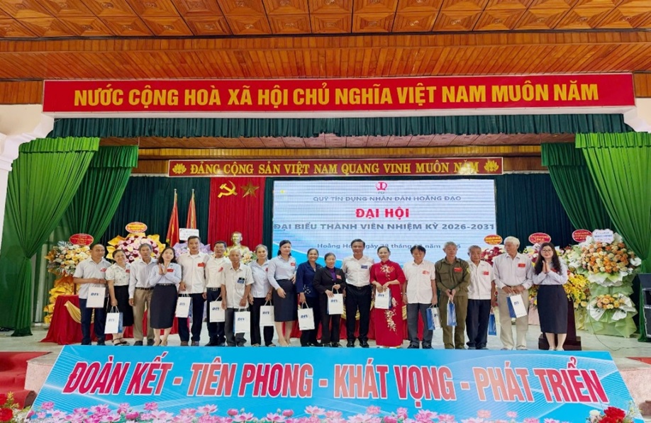 Chi nhánh BHTGVN khu vực Bắc Trung Bộ tuyên truyền chính sách BHTG tại QTDND Thiệu Viên và Hoằng Đạo, tỉnh Thanh Hóa