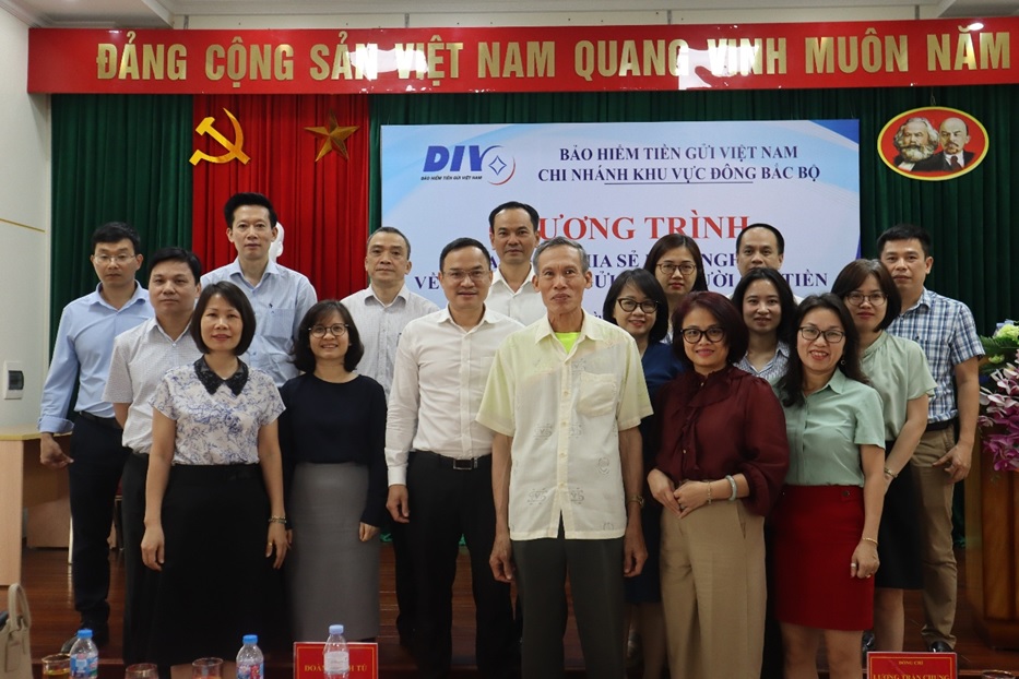 Trao đổi, chia sẻ kinh nghiệm chi trả cho người gửi tiền tại Chi nhánh BHTGVN khu vực Đông bắc bộ