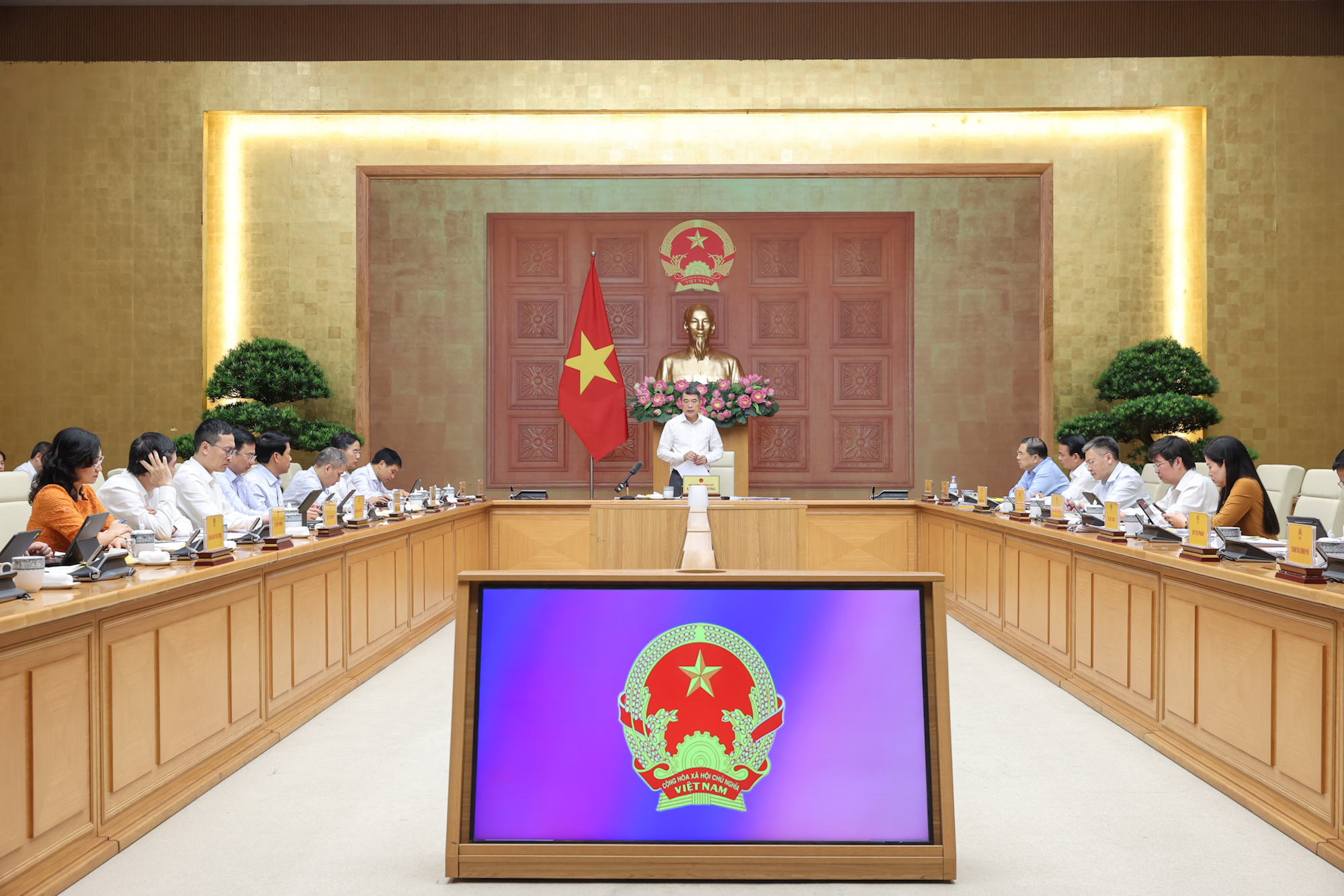 Thủ tướng Lê Minh Hưng làm việc với Ngân hàng Nhà nước Việt Nam