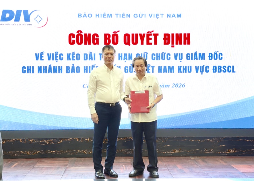 Công bố Quyết định kéo dài thời hạn giữ chức vụ Giám đốc Chi nhánh Bảo hiểm tiền gửi Việt Nam khu vực Đồng bằng sông Cửu Long