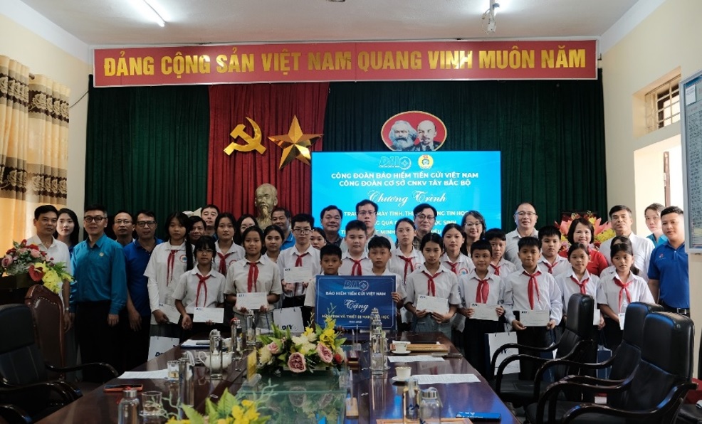 Chương trình an sinh xã hội “Kết nối tri thức - Thắp sáng tương lai” tại Trường THCS Minh Đài, tỉnh Phú Thọ 