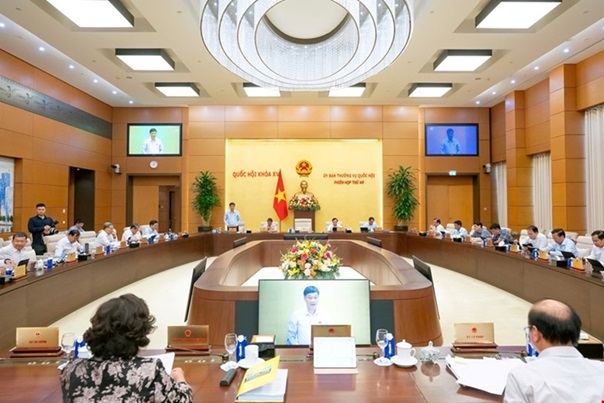 Ủy ban Thường vụ Quốc hội cho ý kiến về Dự án Luật Bảo hiểm tiền gửi (sửa đổi)