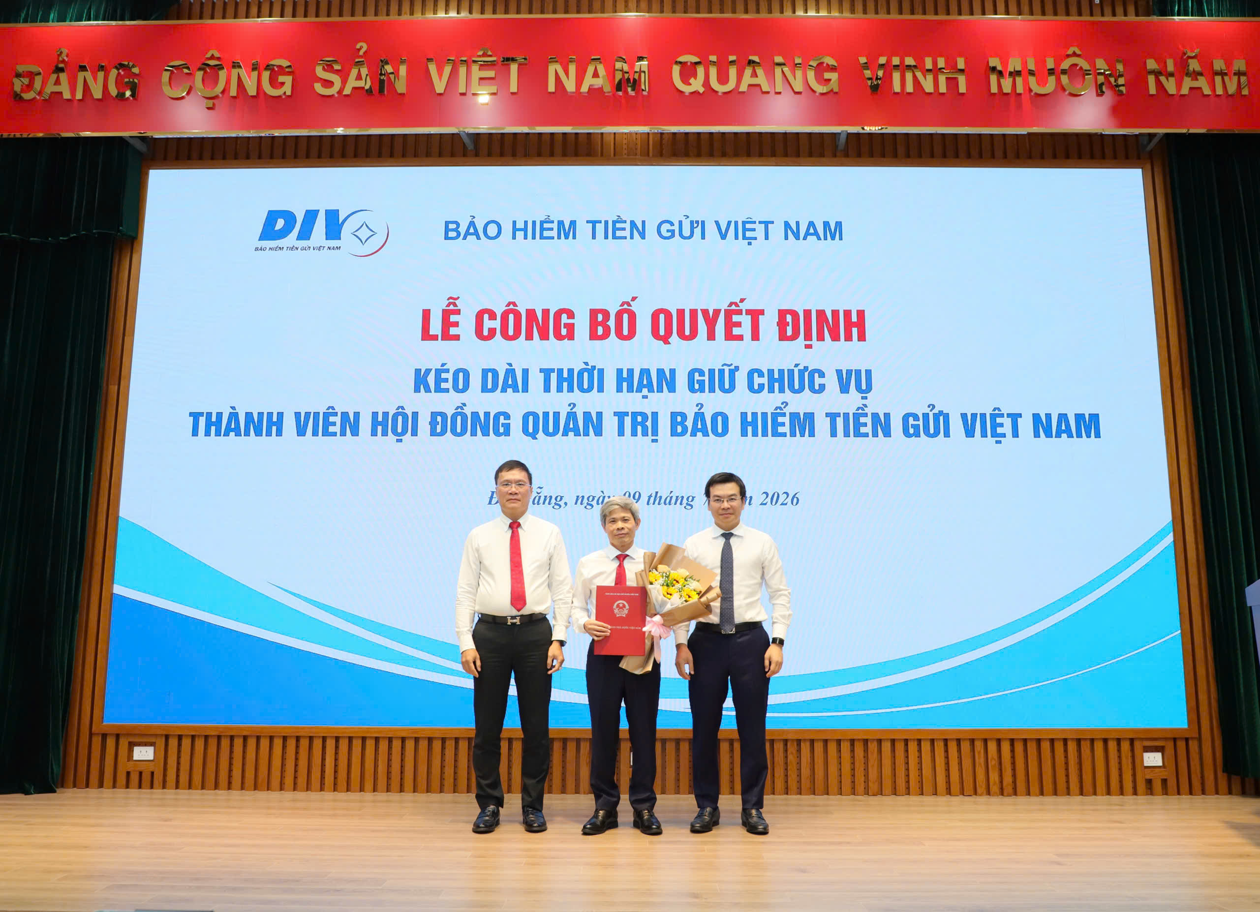 Bảo hiểm tiền gửi Việt Nam công bố Quyết định kéo dài thời hạn giữ chức vụ Thành viên HĐQT đối với ông Đặng Văn Tới